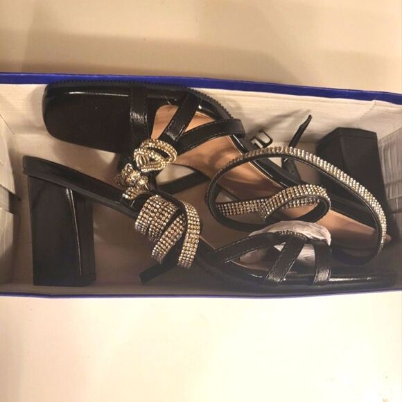 NIB Sparkly Rhinestone Bow & Buckle Ankle Straps Square Toe Chunky Heels - Picture 13 of 14